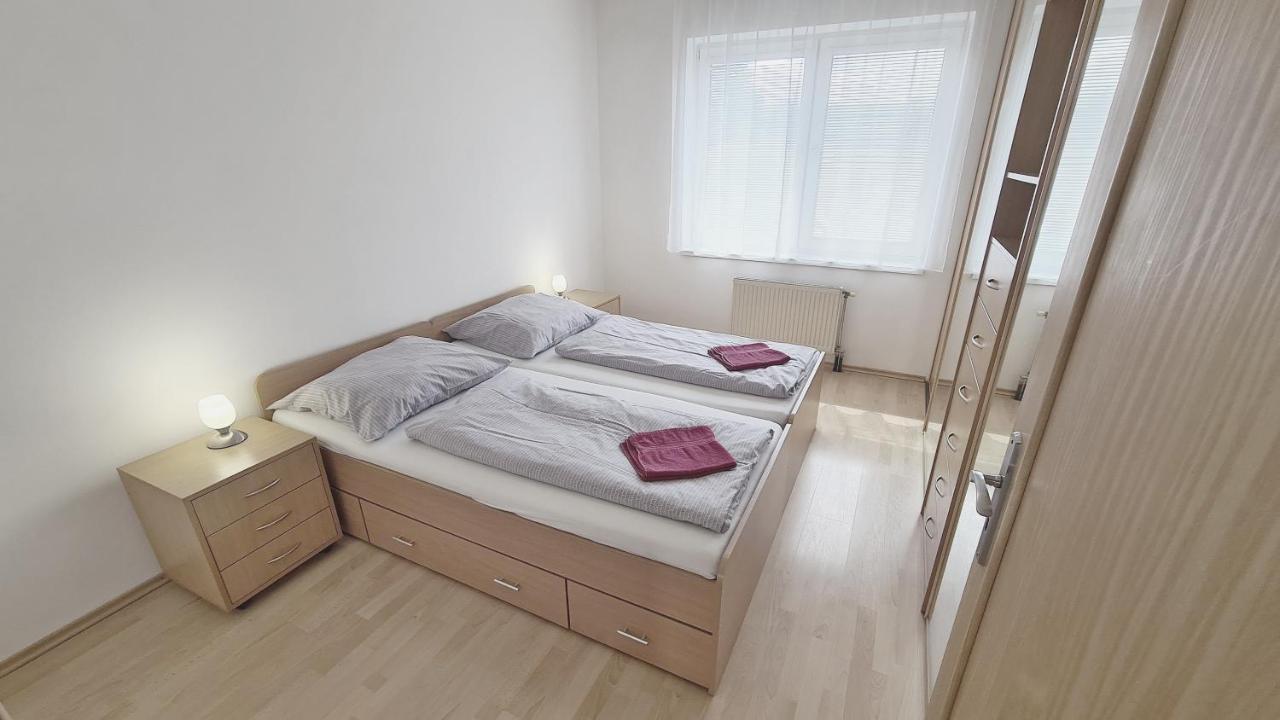 Apartmany Zlatovska Trenčín Eksteriør billede
