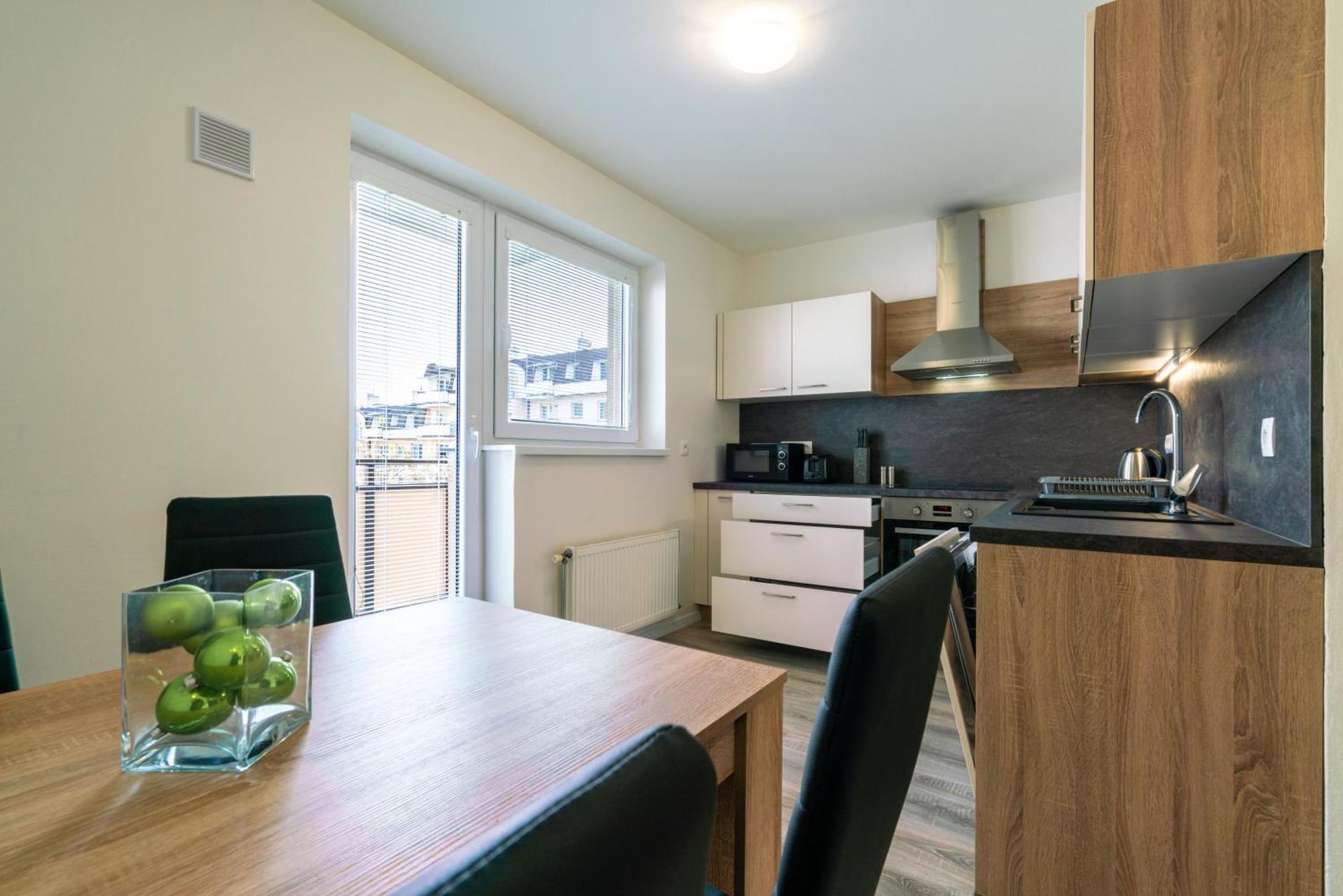 Apartmany Zlatovska Trenčín Eksteriør billede